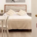Prada. * Χιχόν